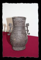 BRONZE VASE / BRONZOVÁ VÁZA